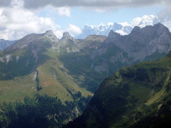 P8220084-comp-am-Ausstieg-de-Pilier-Prévent,-endlich-sehen-wir-den-Mont-Blanc.jpg