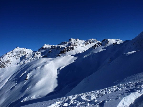 DSCN1854-comp-Gipfel-im-Kamm-vom-Naviser-Kreuzjöchl-zum-Reckner,-Tuxer-Alpen.jpg